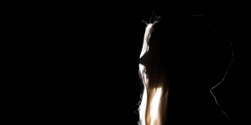 pitfallsforwomaninthemodernworld_novelsuspects